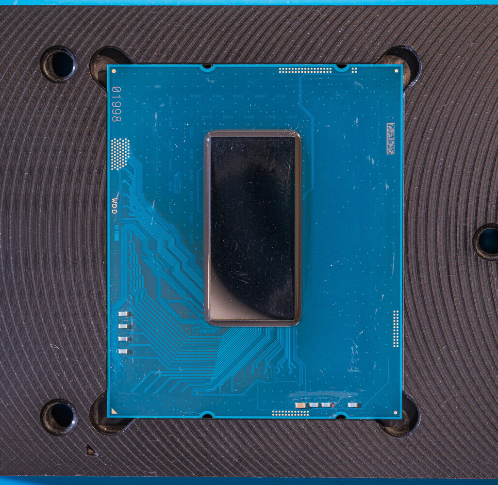 The unreleased Intel Core i9-14900KS has already been de-lidded, offering a 10°C temperature drop.